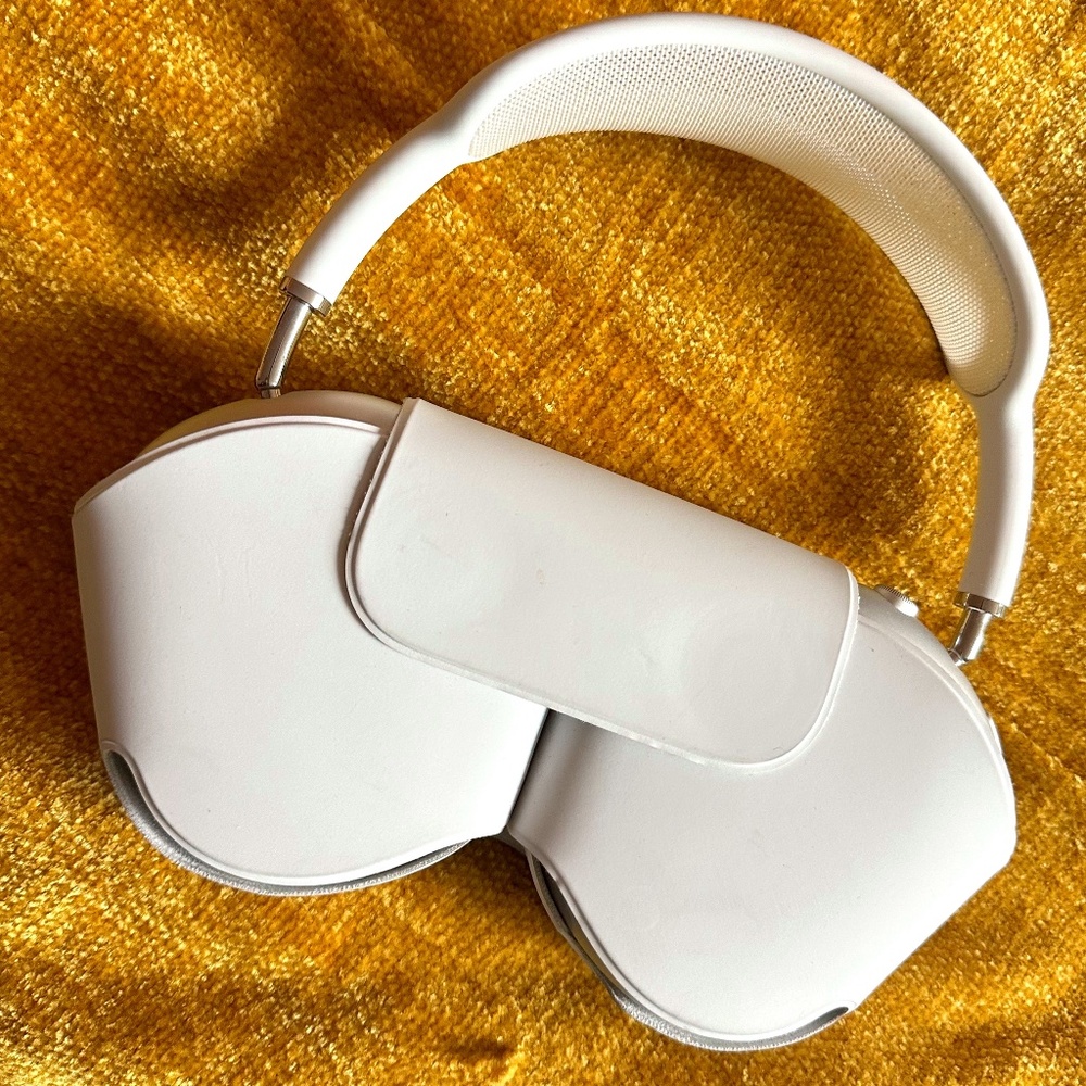 Apple - AirPods Max - Silver - No box, near-mint condition - FREE CASE/FREE SHIP